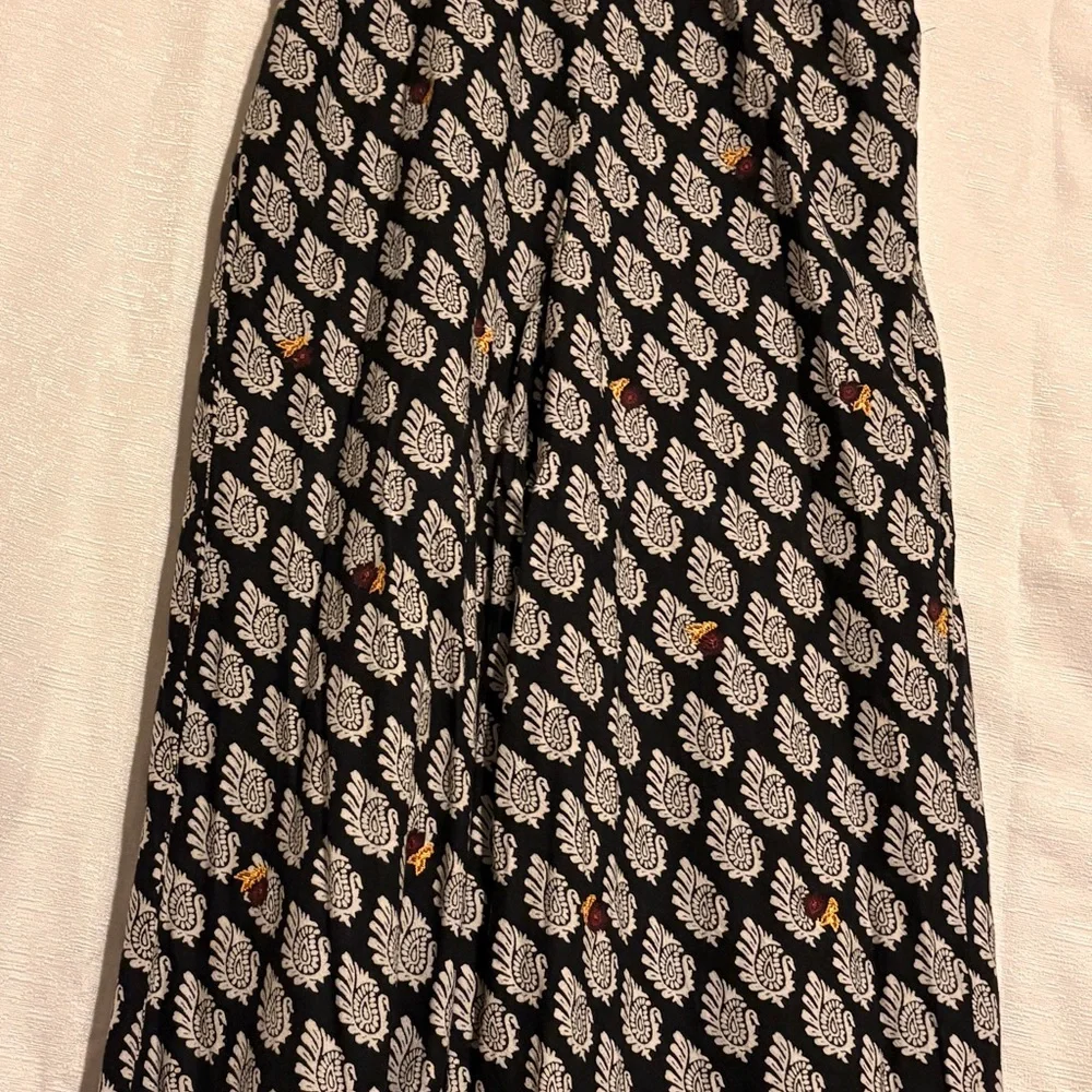 Anthropologie Embroidered Wide-Leg Jumpsuit in Black Floral Motif Overall Sz 4 - Picture 5 of 6